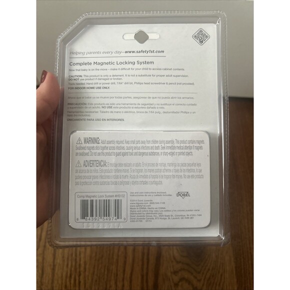 Safety 1st Magnetic Locking System Starter Set 4 Locks & 1 Key White HS132 - Picture 5 of 5